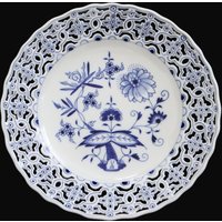 Meissen Großer Porzellan Teller Mit Retikulierter Borte - Handbemaltes Blaues Zwiebelmuster Gekreuzte Schwerter, 1 von ArmoireAncienne