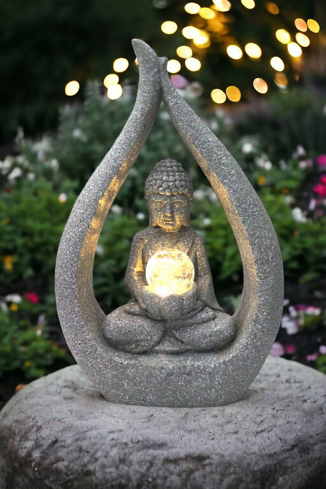 Arnusa Gartenfigur Solarleuchte Buddha Granit-Optik 46 cm Gartenfigur Statue beleuchtet, (mit Glaskugel), warmweiß Gartenskulptur von Arnusa