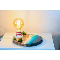 Leuchtturm-Resin-Lampe Strandhaus-Dekor, Nachtlicht Am Meer Leuchtturm-Resin-Lampe Strandhaus-Dekor, Nachtlicht Am Meer von AromolaES
