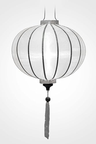 Asiatische Lampion aus weißer Seide, R Ø 38 cm – traditionelle Laterne von Hoi an aus Stoff, Bambus und Holz, handgefertigt – Handwerk und Dekoration von Vietnam. (R25-B) von Art Saigon