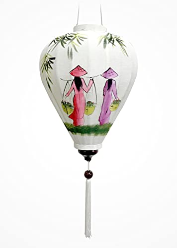 Asiatische Laterne aus Weißem Leinenstoff M - Durchmesser Ø38cm - Handbemalte Laterne mit Motiv Vietnamesische Frauen - Dekoration und Kunsthandwerk aus Vietnam (M25-GAITRE) von Art Saigon