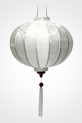 Asiatische Laterne aus weißer Seide, R Ø 33 cm – Kronleuchter traditioneller Hoi an aus Stoff, Bambus und Holz – Dekoration und Handwerk aus Vietnam (R20-B) von Art Saigon