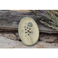 Seifenschale Mohn Abdruck, Mit Löcher Und Füßen, Handgemachte Keramik, Steinzeug Blüten, Unikat, Natur Geschenk, Getöpfert, Mint Grün von ArtAndKreative