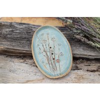 Seifenschale Mohn Abdruck, Mit Löcher Und Füßen, Handgemachte Keramik, Steinzeug Blüten, Unikat, Natur Geschenk, Getöpfert, Türkis Braun Seifenschale Mohn Abdruck, Mit Löcher Und Füßen, Handgemachte Keramik, Steinzeug Blüten, Unikat, Natur Geschenk, Getöpfert, Türkis Braun von ArtAndKreative
