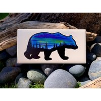 Bär Aurora Handbemalte Keramikfliese/Wandkunst Home Decor von ArtByAdrienneStudio