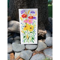 Wildblumen Bouquet Handbemalte Keramikfliese/Wandkunst Home Decor von ArtByAdrienneStudio