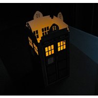 Tardis Cover To Go Over Led "Flickering" Teelicht "Kerze" - Doctor Who Kerzenhülle 3-D Time Machine Glow-In-The-Dark Tardis Light Tardis Cover To Go Over Led "Flickering" Teelicht "Kerze" - Doctor Who Kerzenhülle 3-D Time Machine Glow-In-The-Dark Tardis Light von ArtByCholeena
