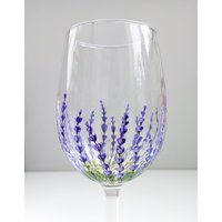 Personalisiertes Lavendel Weinglas Handgemaltes Blumengeschenk von ArtMasha