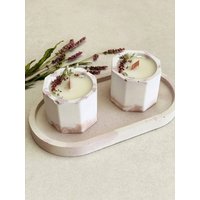 Set Mit 2 Duftenden Blumenkerzen | Betonbodenwanne Festliche Weihnachtliche Tischdekoration von ArtOnLysCreation