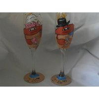 Skurriles Paar Champagnergläser Von Braut Und Bräutigam. Handbemalt Natürlich. Sag Einfach „Ja" von ArtbySethHouse