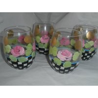 Wunderliche Karierte Und Rosen Stiellose Weinkelche. 4Er Set. Hübsch Romantisch in Schwarz Weiß Rosa. Toll Zum Duschen Oder Zur Hochzeit von ArtbySethHouse