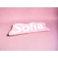 Personalisierter Kinderteppich Mit Namen Weicher Wolle Kinderzimmer-Teppich 85×40 cm Rosa Weiß Taufe Und Geburtstagsgeschenk Baby Bett von ArtePazza