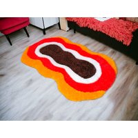 Retro Teppich 70Jahre Style Handgemachte. Wohnzimmer Orange Braun. Ausgefallen Form. Badezimmer Teppich, Trendy Weihnachts Geschenk von ArtePazza