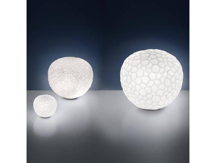 Artemide Design Tischlampe Meteorite, dimmbar, weiß / opal, für Wohn- / Esszimmer, Glas, Design, Tischlampe von Artemide