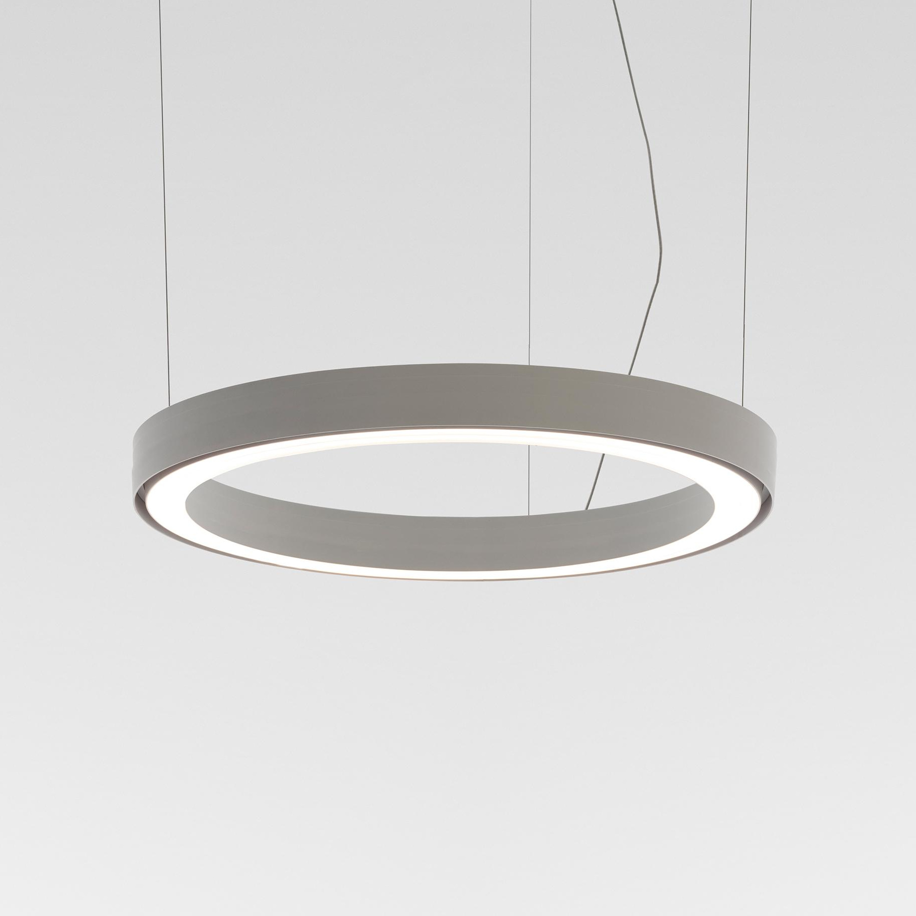 Artemide - Ripple Ring LED Pendelleuchte Ø50cm - weiß/Dali und Push dim dimmbar/H x Ø 3x50cm/3000K - 3110lm - CRI=90 von Artemide