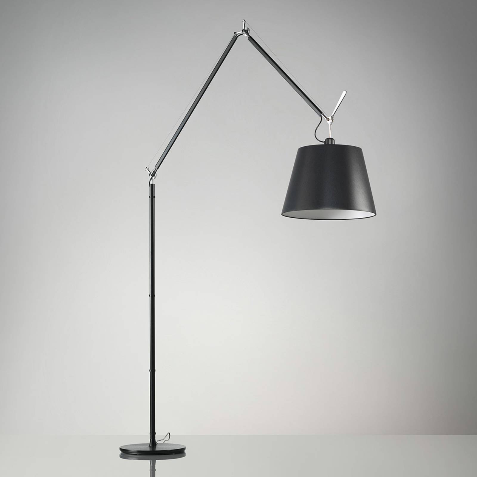 Artemide Tolomeo Mega Stehlampe Dimmer 2.700K Ø 32 von Artemide