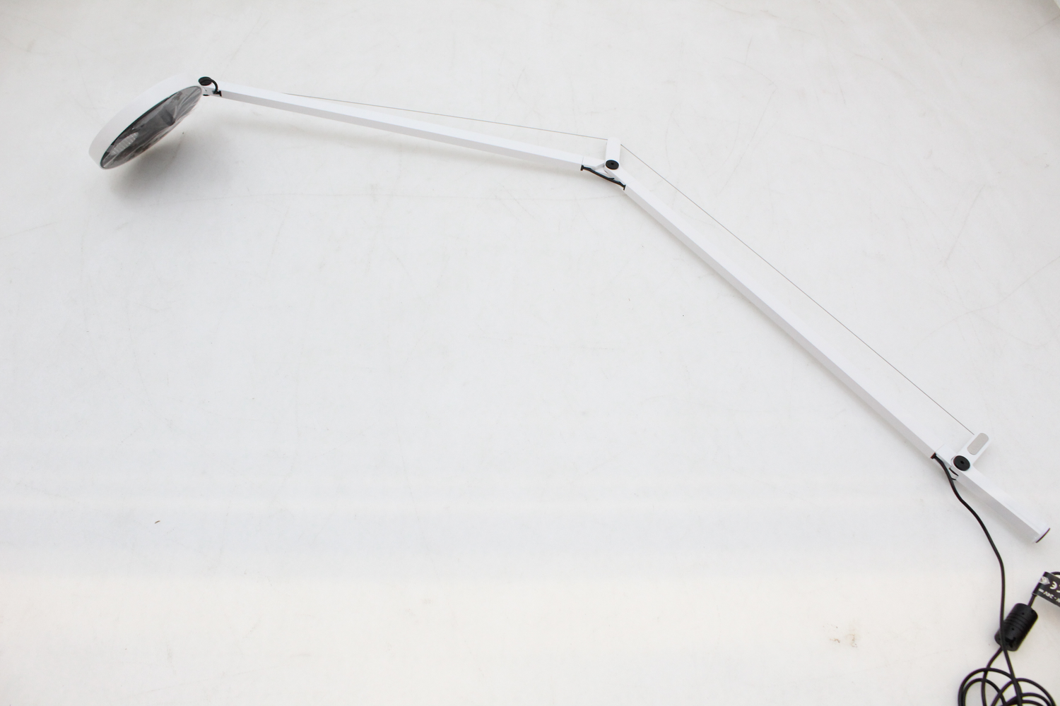 Demetra Tavolo Led Body M. Anwesenheitssensor Weiß Tischlampe Tischleuchte Lampe B-Ware von Artemide