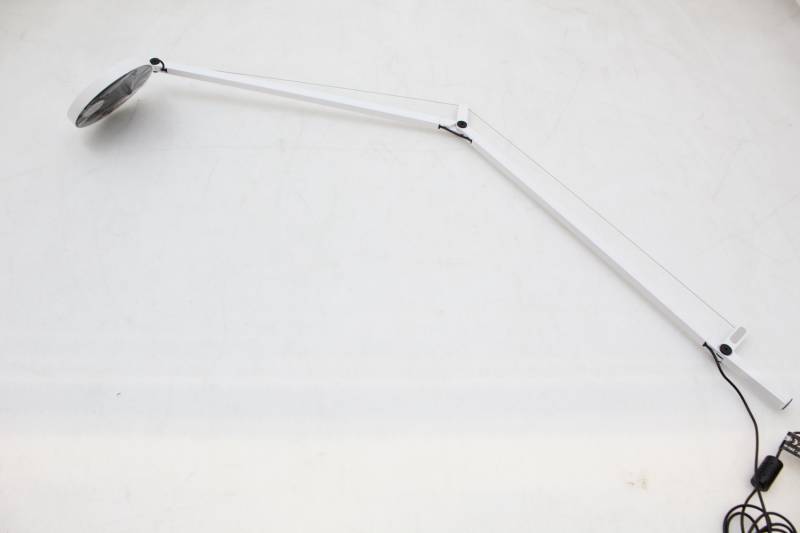Demetra Tavolo Led Body M. Anwesenheitssensor Weiß Tischlampe Tischleuchte Lampe B-Ware von Artemide