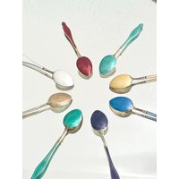 Set Von 8 Emaillierten Kaffeelöffeln Aus Silber Und Vermeil Norwegen Gustav Hellstrom von ArtemixDesignSuisse