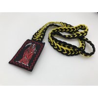 Santa Muerte Skapulier Schwarz/Amaryl Farbe von ArtesaniaMT