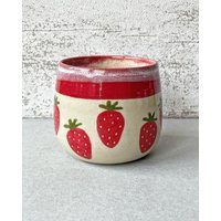 Handgemachte Keramiktasse Mit Erdbeeren 260 Ml Handbemalte Rote Erdbeertasse Ohne Henkel Handgemachte Keramiktasse Mit Erdbeeren 260 Ml Handbemalte Rote Erdbeertasse Ohne Henkel von ArtesanoCeramika