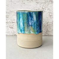 Handgemachte Keramiktasse Regenbogen Blau 390 Ml Becher Ohne Henkel von ArtesanoCeramika