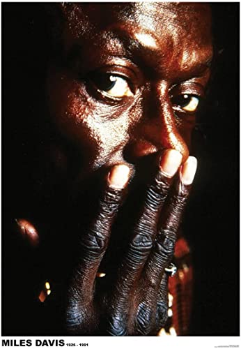 Artificial Posters MILES DAVIS POSTER THE JAZZ LEGEND 1926 - 1991 von Artificial Posters