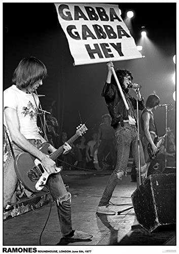 RAMONES POSTER ROUNDHOUSE LONDON LIVE ON STAGE 1977 GABBA GABBA HEY von Artificial Posters