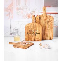 Handgefertigtes Schneidebrett Aus Olivenholz - Rustikales & Serviertablett | + Gratis Personalisierung Holzwachs Handgefertigtes Schneidebrett Aus Olivenholz - Rustikales & Serviertablett | + Gratis Personalisierung Holzwachs von ArtisRaw