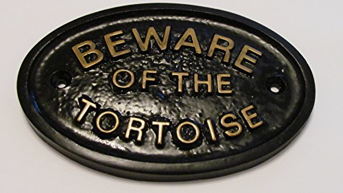 Wandschild „Beware of the Tortoise“ für Haustür oder Gartenmauer, schwarz mit goldener Aufschrift von Artisan