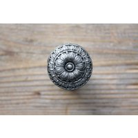 Silber Blumen Knauf - Resin Schminktisch Schubladenknauf Silber Blumen Knauf - Resin Schminktisch Schubladenknauf von ArtisanCraftSupply