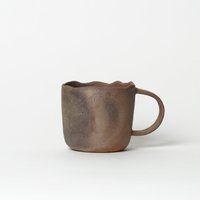 Hiroshi Goseki Becher Tasse Hiroshi Goseki Becher Tasse von ArtonthetableSeattle