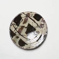 Junri Hamada Kuro Oribe Runde Platte M Junri Hamada Kuro Oribe Runde Platte M von ArtonthetableSeattle