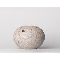Yusuke Wakasa Blumenvase von ArtonthetableSeattle