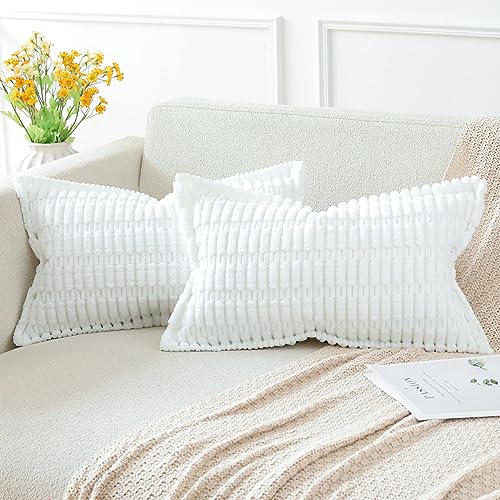 Artscope 2er Set Kordsamt Kissenbezüge Moderne Kissenhüllen Dekorative Sofakissen Umwickelte Kante Dekokissen Weicher Zierkissenbezug für Wohnzimmer Sofa Schlafzimmer Boho Dekor Reines Weiß, 30x50cm von Artscope