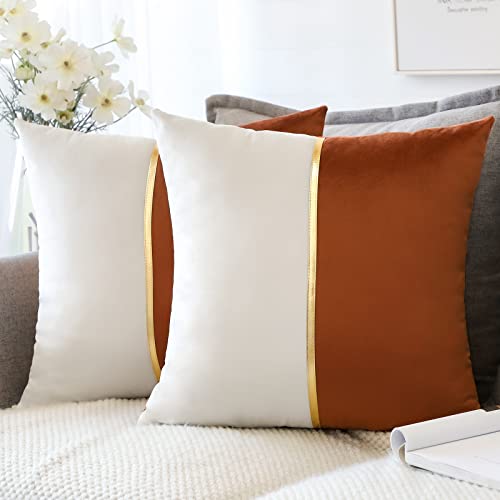 Artscope 2er Set Samt Kissenbezug für Sofa Auto Schlafzimmer Luxuriöser Moderne Minimalist Goldenen Ledernähten Dekokissen Kissenhülle Kissen Fall 45x45cm (Orange und Weiß) von Artscope