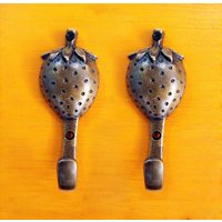 3, 46 " Lot Von Paar 2 Stück Vintage Erdbeere Massiv Messing Wand Hook U032 von ArtsofBrass