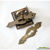 Set Aus Massivem Messing Rosette Chippendale Vertikale Schlüsselloch Mit Tastenschloss Und Skeleton Key Antique Vintage Decor R088 von ArtsofBrass
