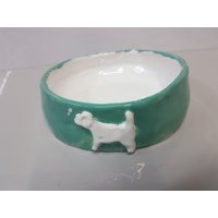 Süßer Futternapf Für Hunde in Grün Und Weiß, Handgetöpfert Süßer Futternapf Für Hunde in Grün Und Weiß, Handgetöpfert von Artulas