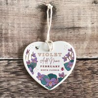 Personalisierte Keramik Herz Hängende Dekoration Geburt Blume Für Februar, Violett von ArtworkByAngie