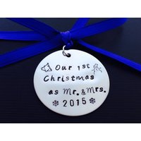 Unser Erster Christbaumschmuck - Personalisierter Handgestempelter Aus Edelstahl Unser Erster Christbaumschmuck - Personalisierter Handgestempelter Aus Edelstahl von Ashijewelers