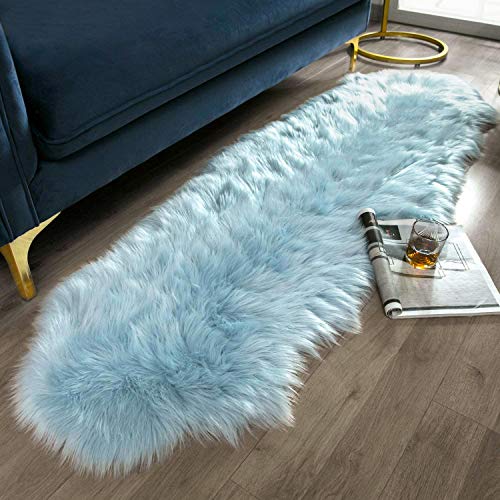 Ashler Ultra weicher Kunstfell-Teppich aus Schaffell, hellblau, flauschig, für Schlafzimmer, Wohnzimmer, 70 x 180 cm von Ashler Home Deco