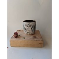 Keramik Monster Tasse, Handgemachtes Wald Buddy Whisky Wasserglas, Freundliche Rustikale Handgezeichnete Tierkeramik, Einzigartige Barware von AshleyBethPottery