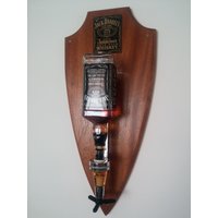 Whiskey Spender, Geschenk Für Mann, Holzspender, Geschenk Männer, Getränke & Bar Whisky Halter, Alkohol Wandspender, Flaschenaufbewahrung, Geschenke von AshminWood