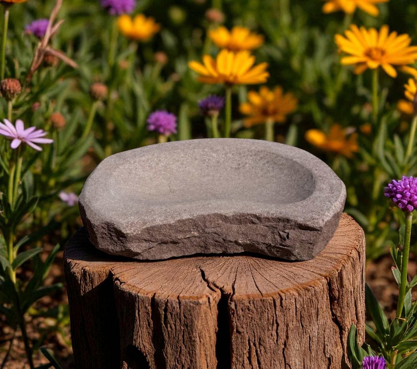 Asien LifeStyle Gartenfigur Naturstein Insekten Tränke – Bienen-Bar für den Garten Asien LifeStyle Gartenfigur Naturstein Insekten Tränke – Bienen-Bar für den Garten von Asien LifeStyle