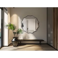 Ausgebossener Spiegel | Eleganter Wandspiegel Mit Wellenförmigen Rand Art-Deco-Inspirierter Luxus Moderner Spiegel-Wand-Dekor Vielseitiges von Asmiro