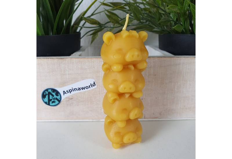 Aspinaworld Formkerze Bienenwachskerze - vier Schweine aufeinander 9 cm - Honigkerze von Aspinaworld