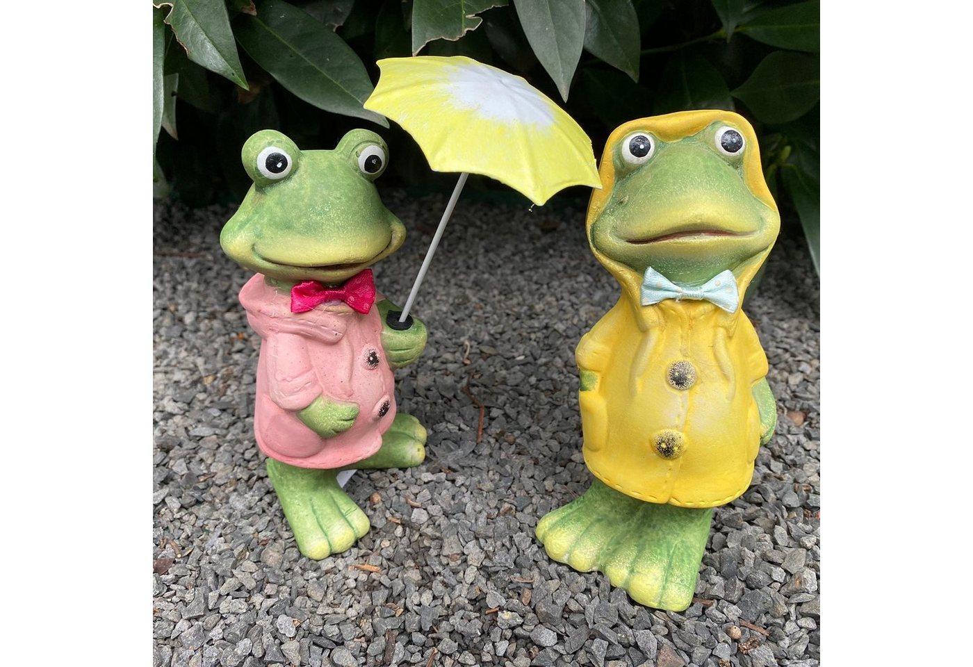Aspinaworld Gartenfigur Frosch Figur mit Regenschirm 2er Set 17 cm, Figur für den Garten von Aspinaworld