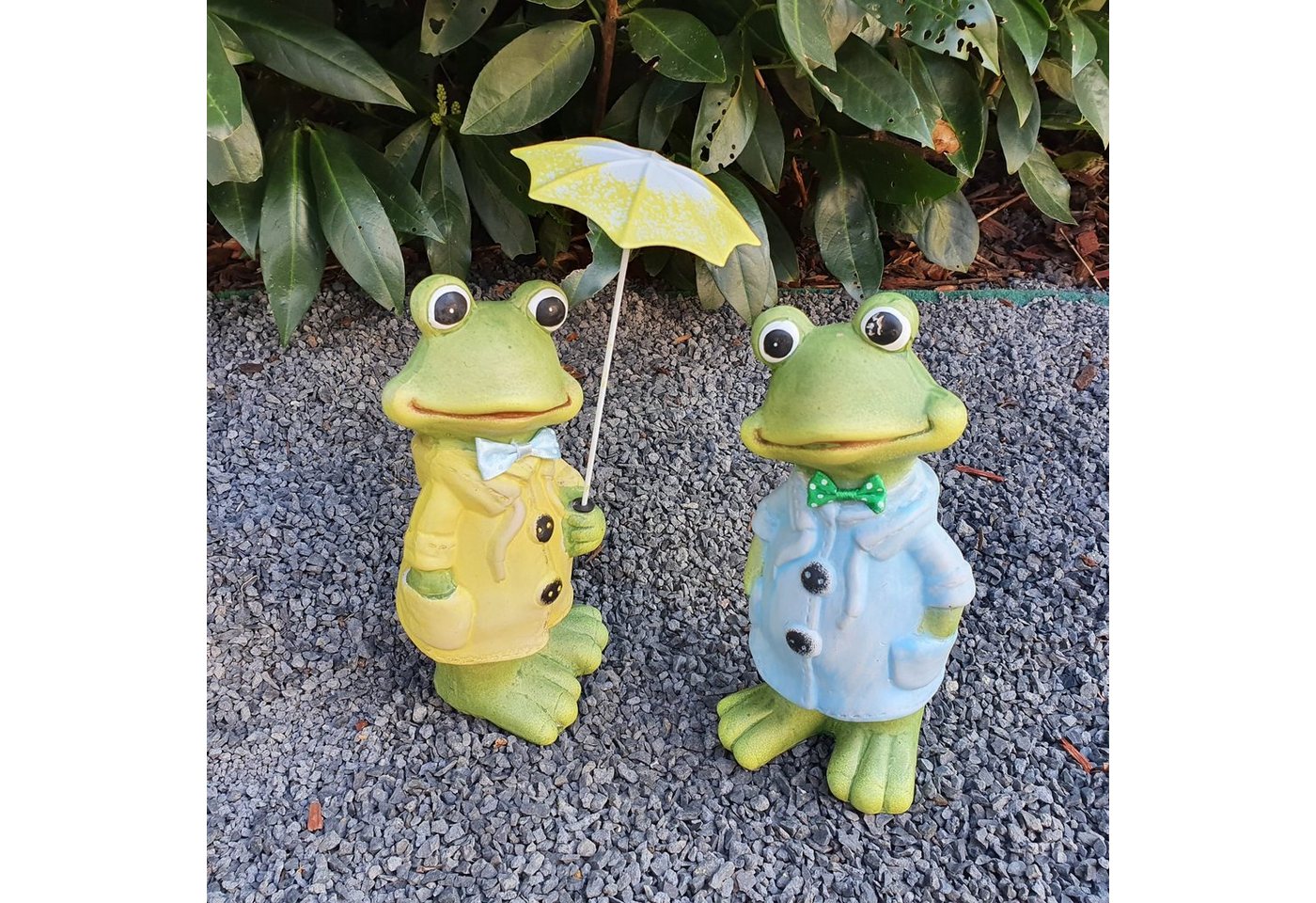 Aspinaworld Gartenfigur Frosch Figur mit Regenschirm 2er Set 20 cm wetterfest von Aspinaworld