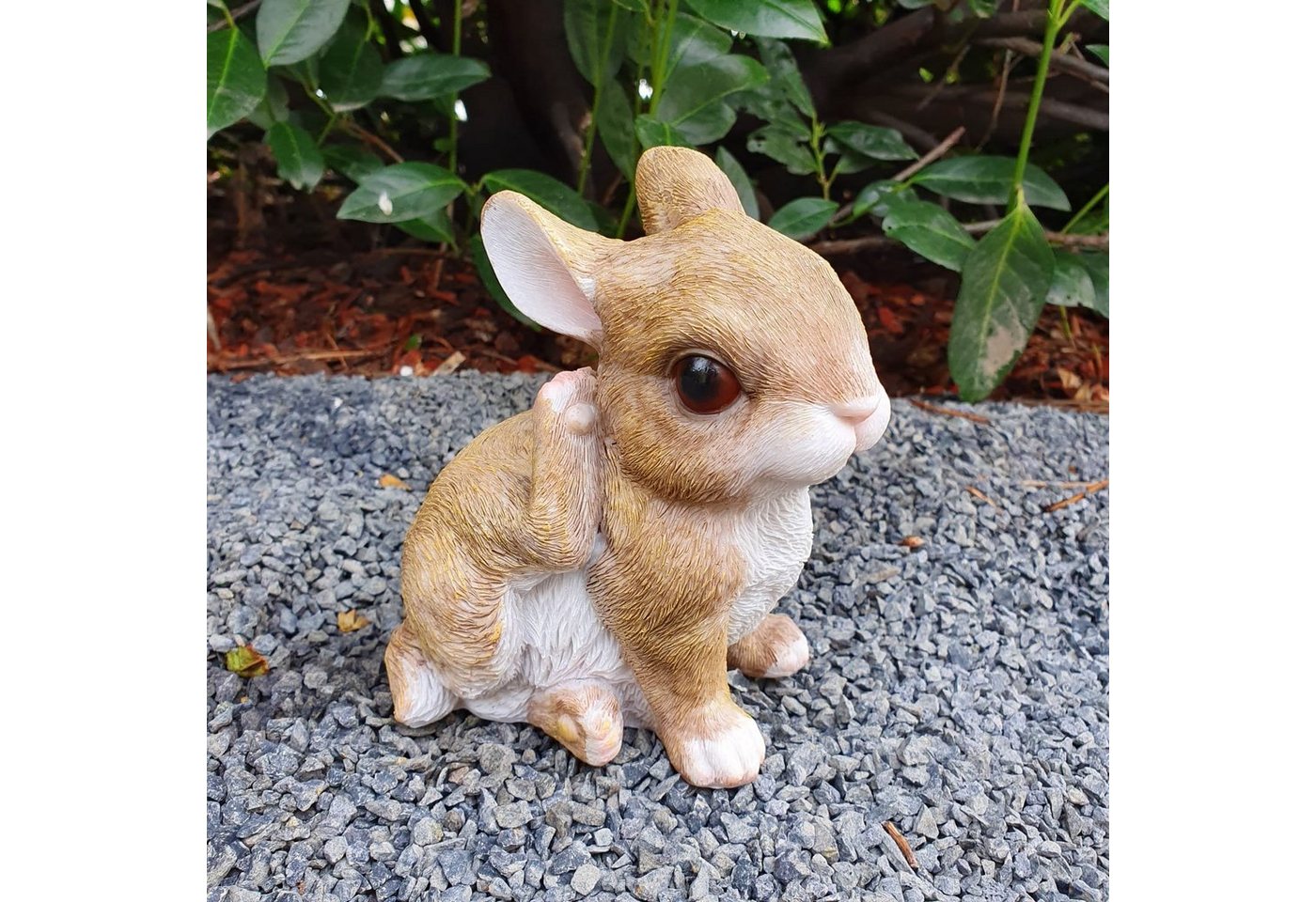Aspinaworld Gartenfigur Gartenfigur Hasen Baby Figur kratzt sich 15 cm von Aspinaworld